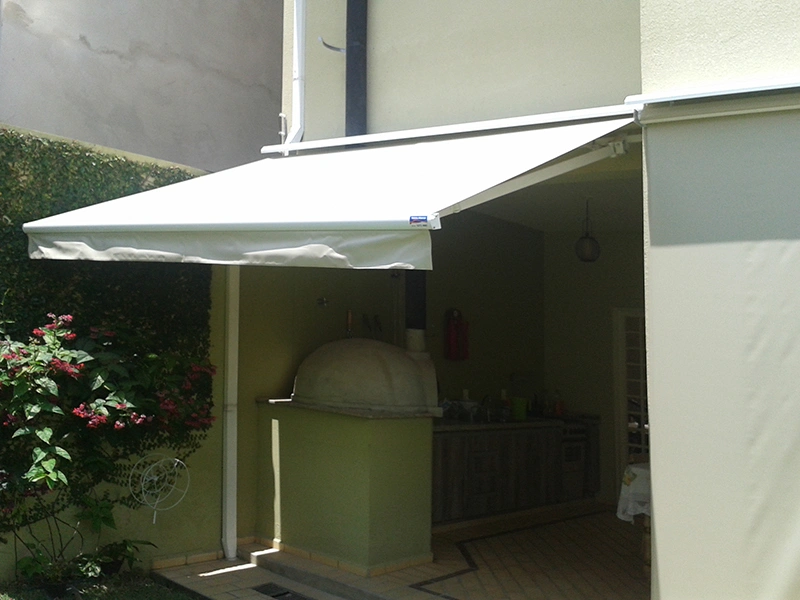 Instalação de toldo articulado residencial em Campinas - Toldos Alianza