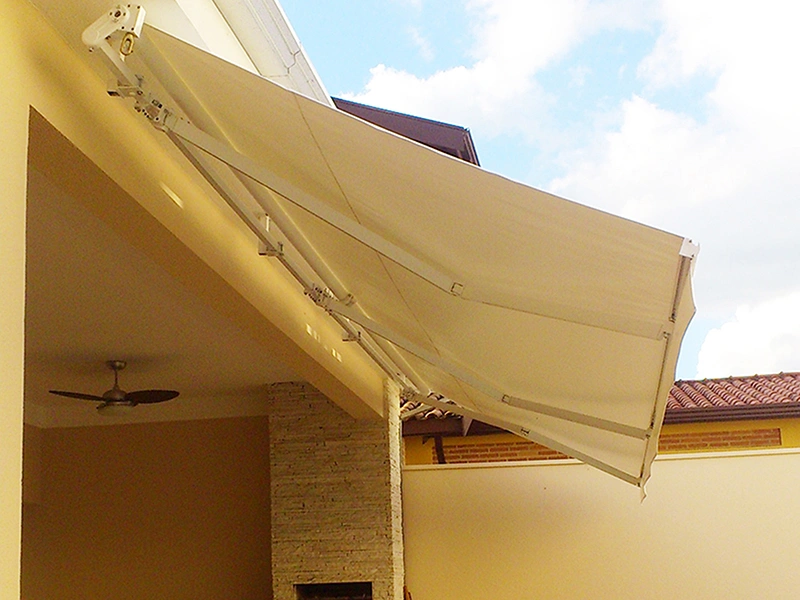 Instalação de toldo articulado residencial em Campinas - Toldos Alianza